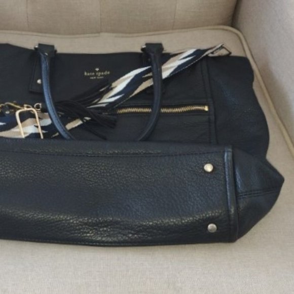 SOLD Kate Spade New York Pebbled Leather Satchel in Black - Picture 5 of 9